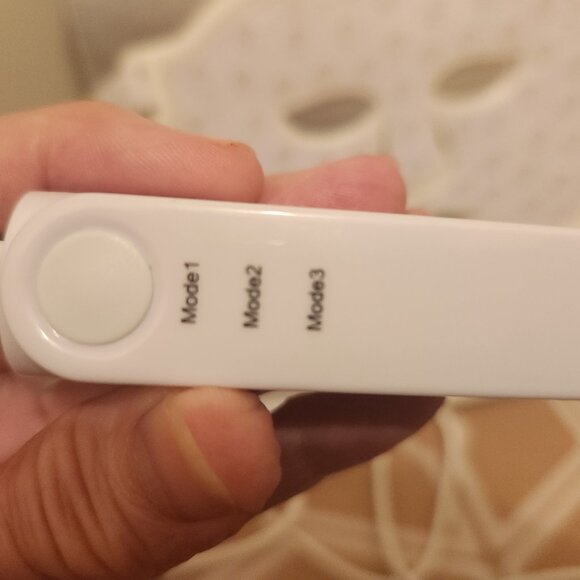 RajaniMD PlasmaGLO LED Mask - Picture 10 of 10